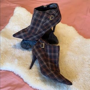 Bertinni Brown Plaid Heeled Booties Sz 11